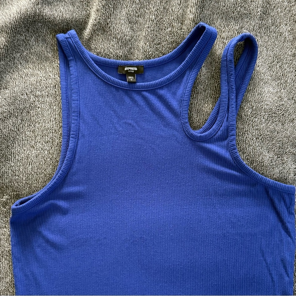 Express Ribbed High Neck Cutout
Tank - Picture 4 of 5